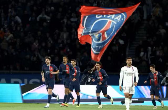 ewc-巴黎圣日耳曼主场战胜昂热，实现法甲4连冠