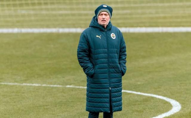 ewc-穆里尼奥后悔当年离皇马 未来想执教一支国家队