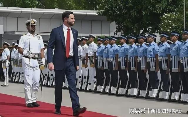 ewc-极有可能万斯会当上总统！对全世界都不是什么好事！因为万斯年轻